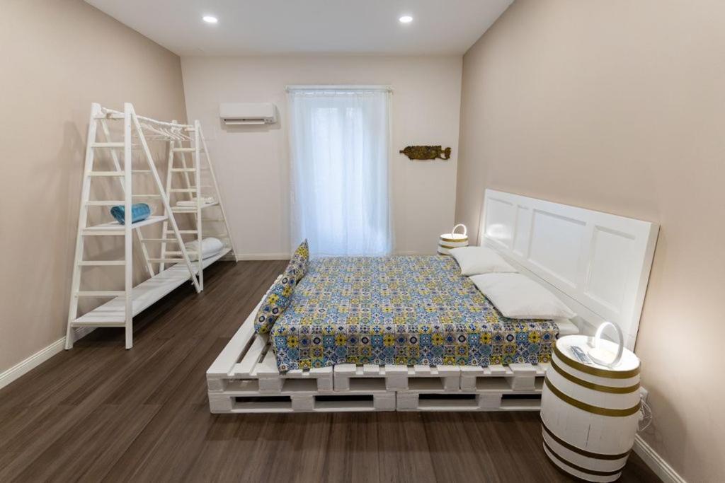 Sikelia-Sicilian Rooms คาตาเนีย ภายนอก รูปภาพ