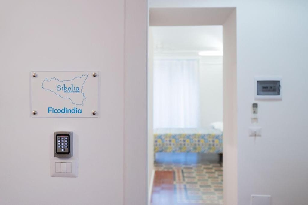 Sikelia-Sicilian Rooms คาตาเนีย ภายนอก รูปภาพ