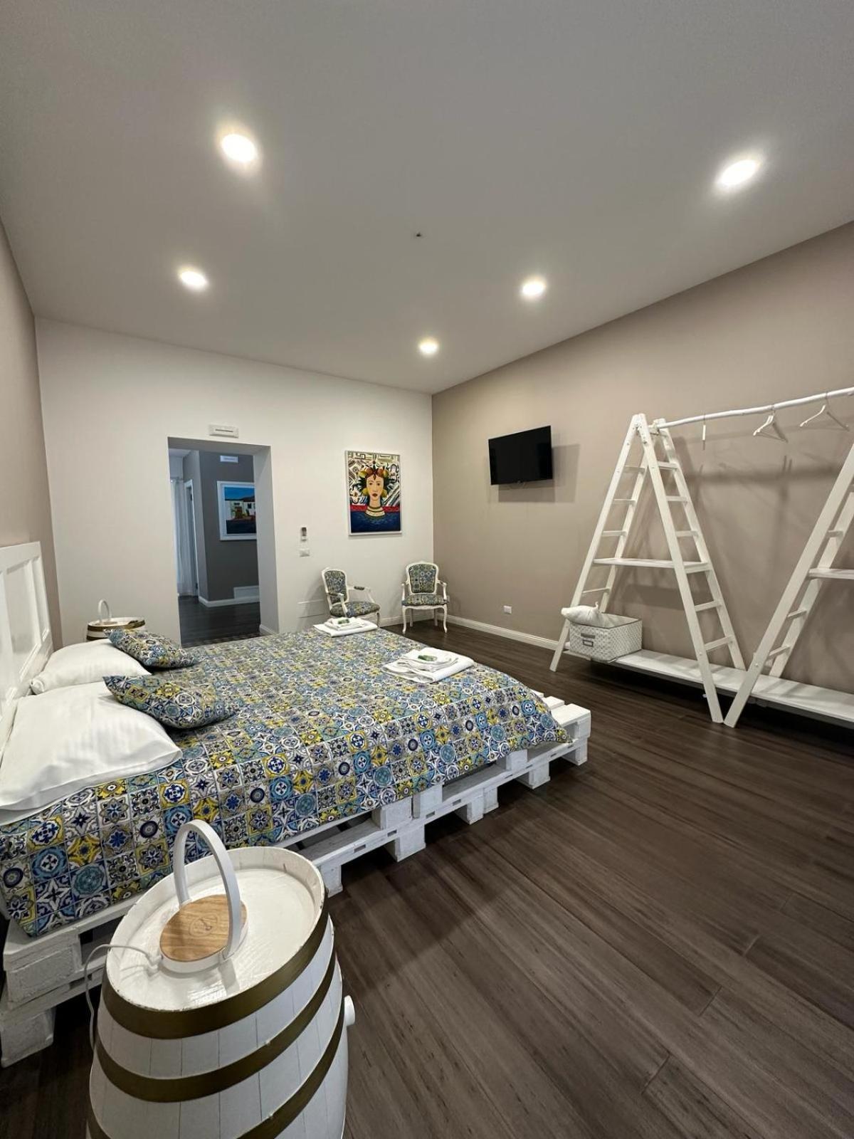 Sikelia-Sicilian Rooms คาตาเนีย ภายนอก รูปภาพ