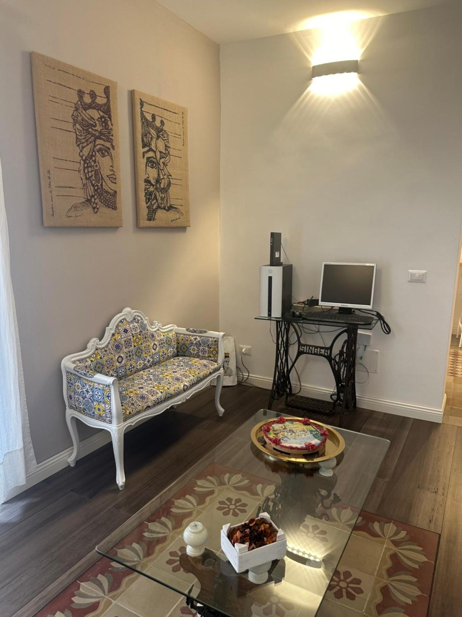 Sikelia-Sicilian Rooms คาตาเนีย ภายนอก รูปภาพ