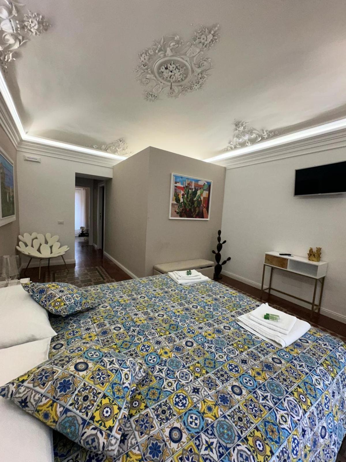Sikelia-Sicilian Rooms คาตาเนีย ภายนอก รูปภาพ