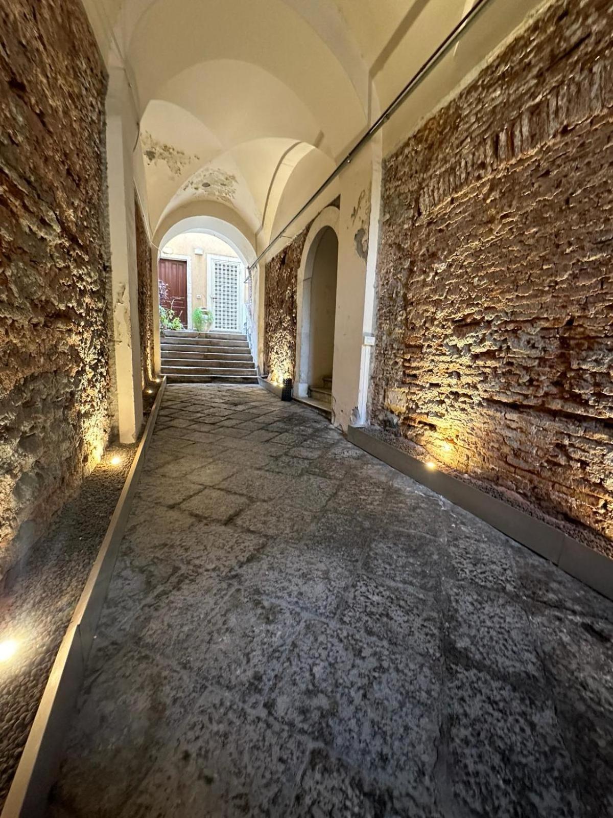 Sikelia-Sicilian Rooms คาตาเนีย ภายนอก รูปภาพ